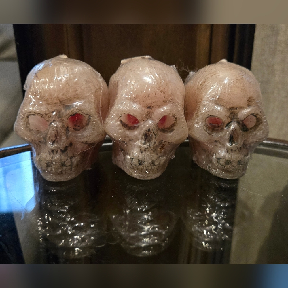 Skull Shaped Candle Trio in Beige with Red Eye Accent